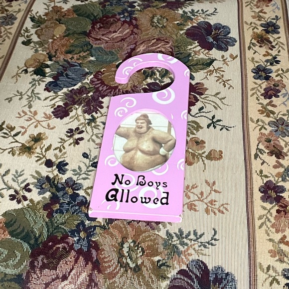 Funny “NO BOYS ALLOWED” door knob hanger - Picture 3 of 3